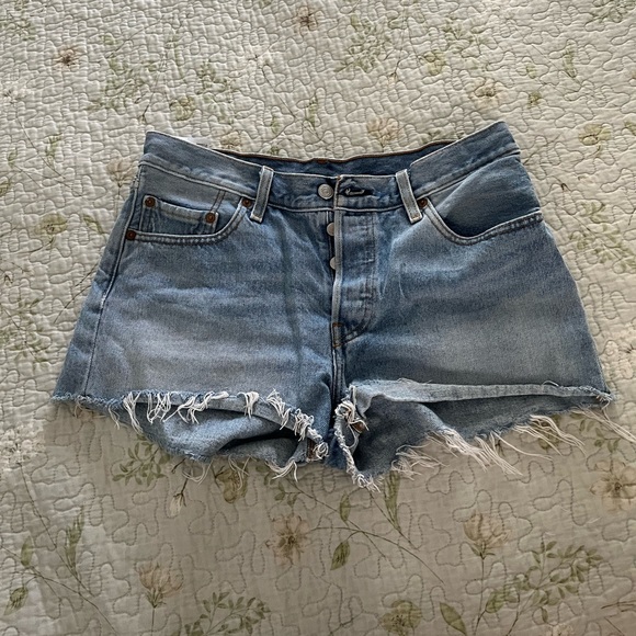 DONATED - Levi’s 501 Shorts - Picture 2 of 4